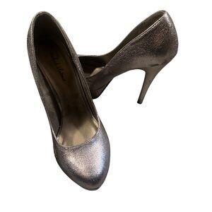 Michael Antonio Women's Silver/Pewter High Heels